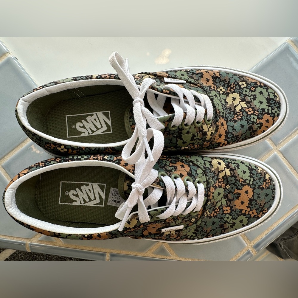 Van’s women’s size 8